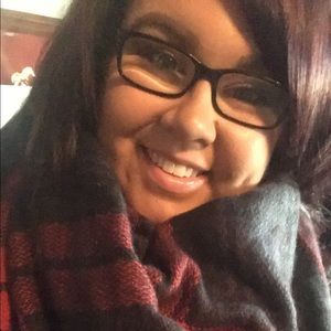 Meet your Posher, Alyssa